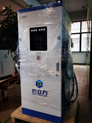 Ein guter Preis. 240 kW Dual-Gun Elektrofahrzeug GBT CCS Gleichstromladestation Hochleistungs-Schnellladestation Online