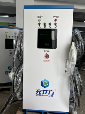 IP55 160KW integrierte Gleichstrom-EV-Ladestation mit vier benutzerdefinierten Geschützen