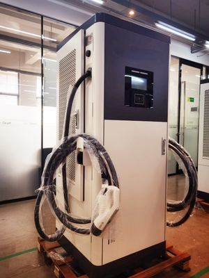 240KW/320KW/360KW CCS1/CCS2 integrierte Doppel-Gun DC Elektrofahrzeug-Ladestation / kommerzielle Schnellladestation Es ist sehr gut, um in Hotels, Supermärkten, Krankenhäusern, zu Hause usw. zu installieren.