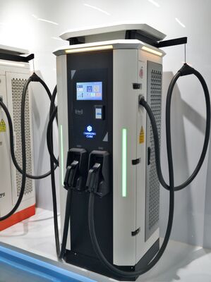 60kW DC EV-Ladegerät CCS1 CCS2 CHAdeMO GB/T 200-1000V OCPP 1.6J IP54 Schnellladestation